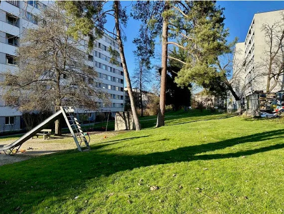 Helle Wohnung mit 2 Balkonen, Lift und Einstellhallenplatz – photo 10 sur 10