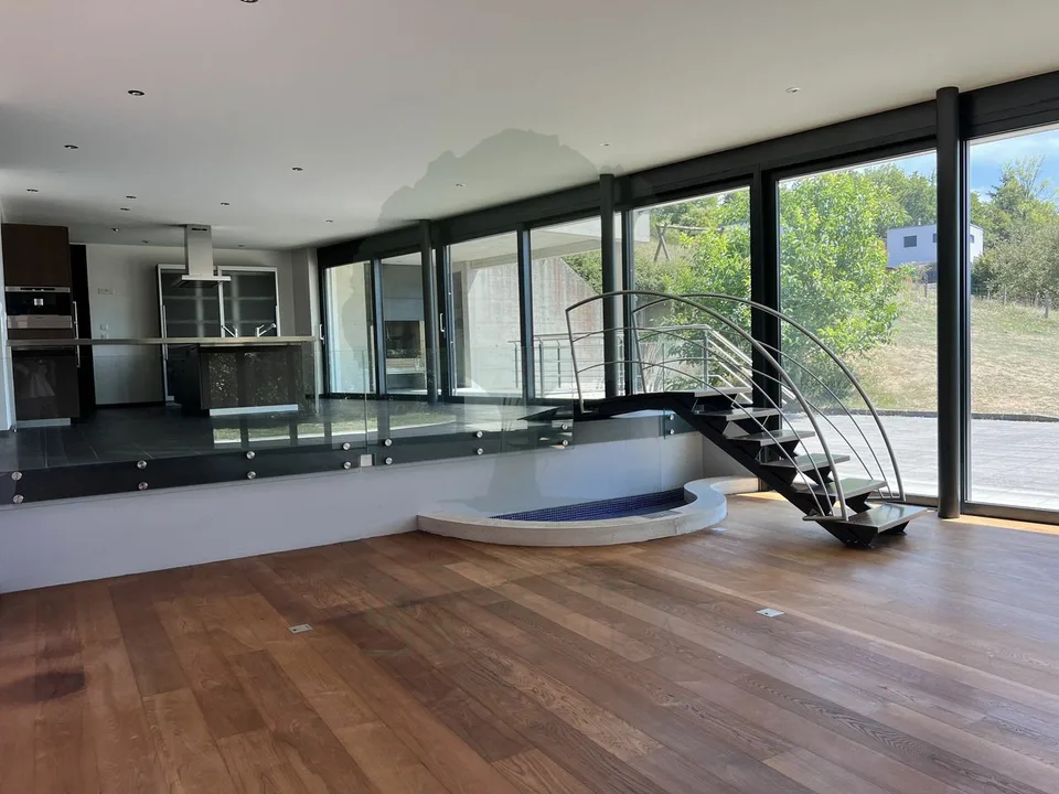 Magnifica casa di architetto di 300m2 su un terreno di 2'333m2