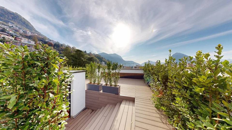 Attico duplex con terrazza vista lago – foto 9 di 10