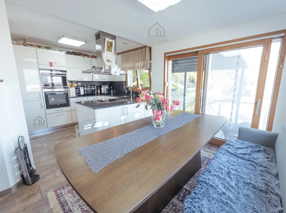 Traumhaftes Wohnen mit Pool, Wellness, Panoramasicht und Wald