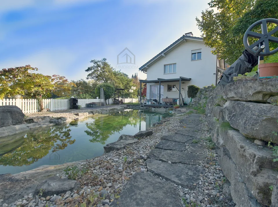 Traumhaftes Wohnen mit Pool, Wellness, Panoramasicht und Wald