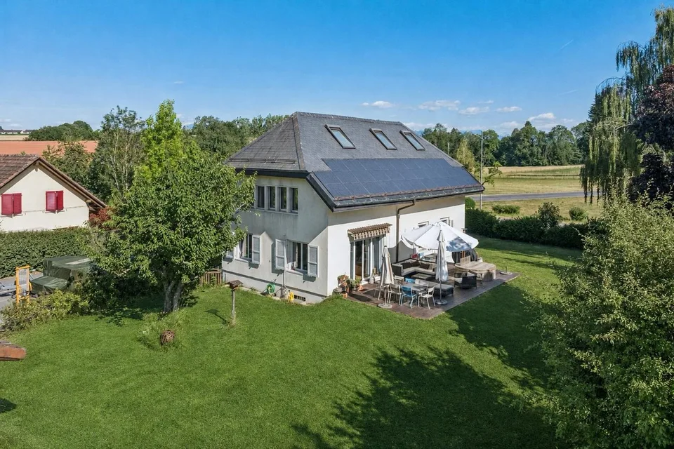 Villa individuelle sur terrain de 2'915 m², gains solaires importants