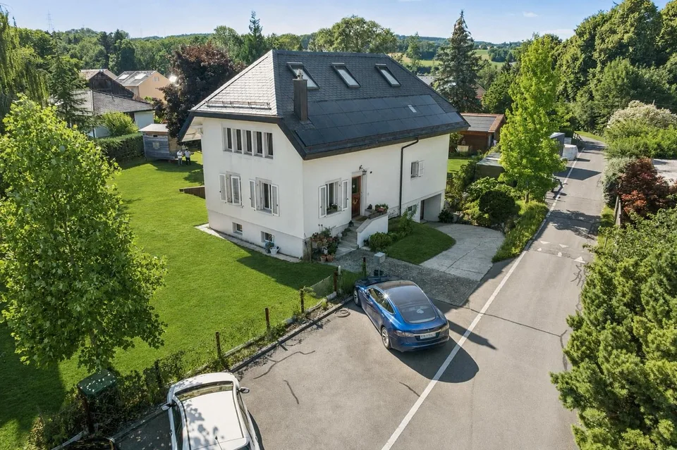 Villa individuelle sur terrain de 2'915 m², gains solaires importants