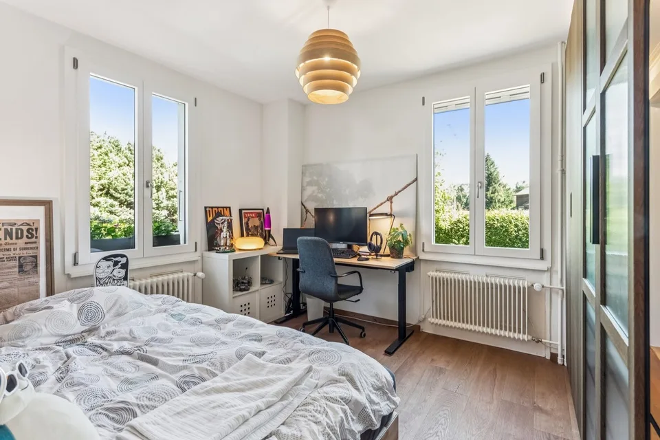Villa individuelle sur terrain de 2'915 m², gains solaires importants