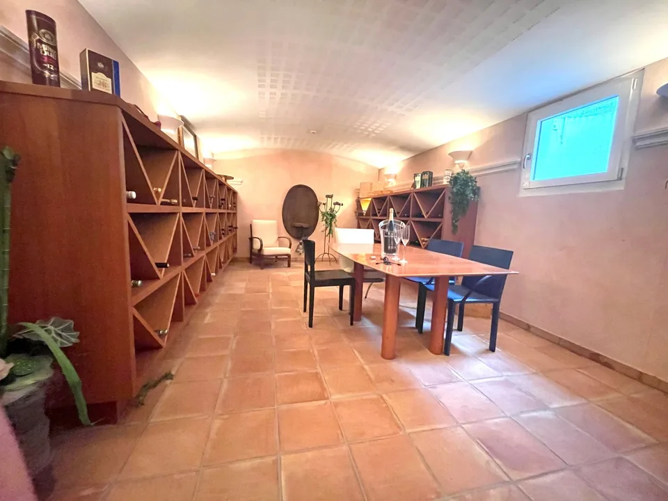 Villa exclusive de 8,5 pièces avec bassin d'ornement et vue sur la montagne à Stettfurt – photo 12 sur 14