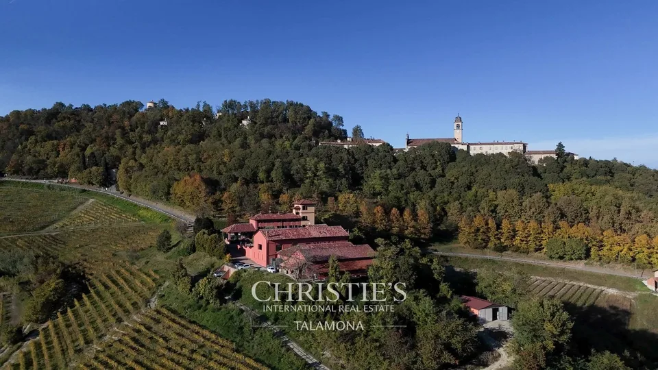 Azienda vinicola con vigneti e casa di campagna nel Monferrato - Serralunga di Crea