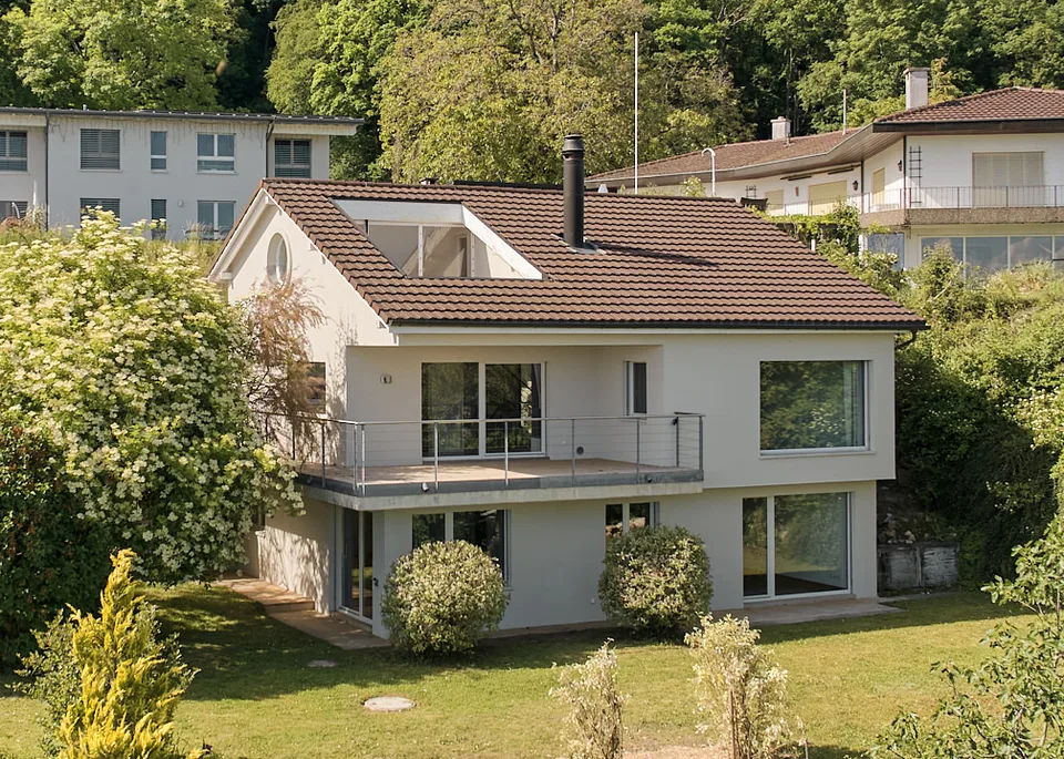 Vivere in una posizione privilegiata con vista a Ligerz