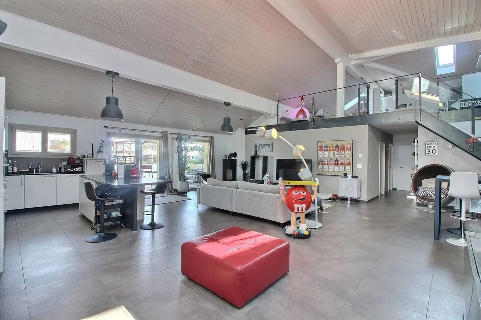 Appartement d'exception de 6,5 pièces ( style Loft ) - Volumes et matériaux nobles