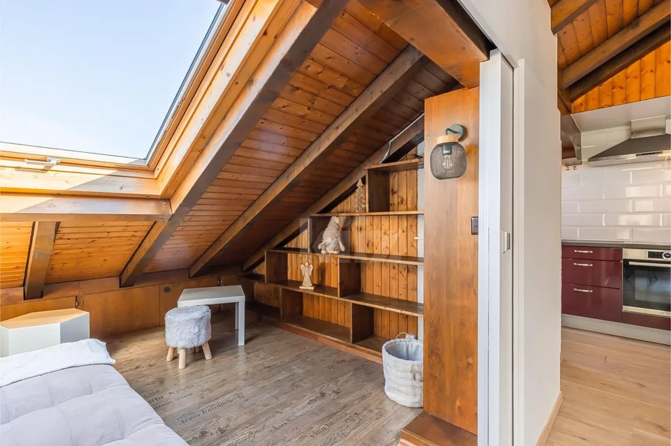 Charming apartment with mountain view and large balcony – photo 6 of 13