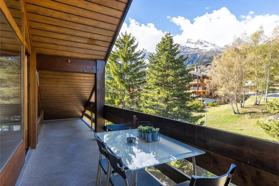 Charmantes Apartment mit Bergblick und großem Balkon