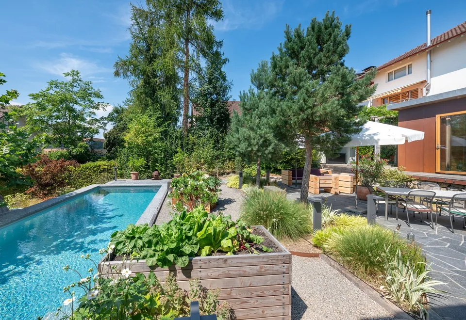 Traumhaus mit Pool und Gartenoase
