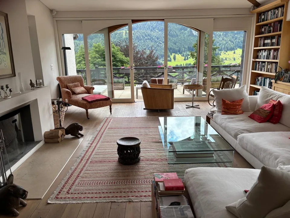 Casa di villaggio svizzero con piscina e spa