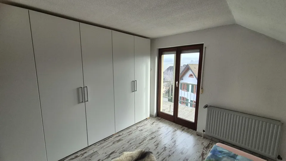Erzingen /Bühl - 71 m² - Vivre près de la frontière - 3 pièces à l'étage
