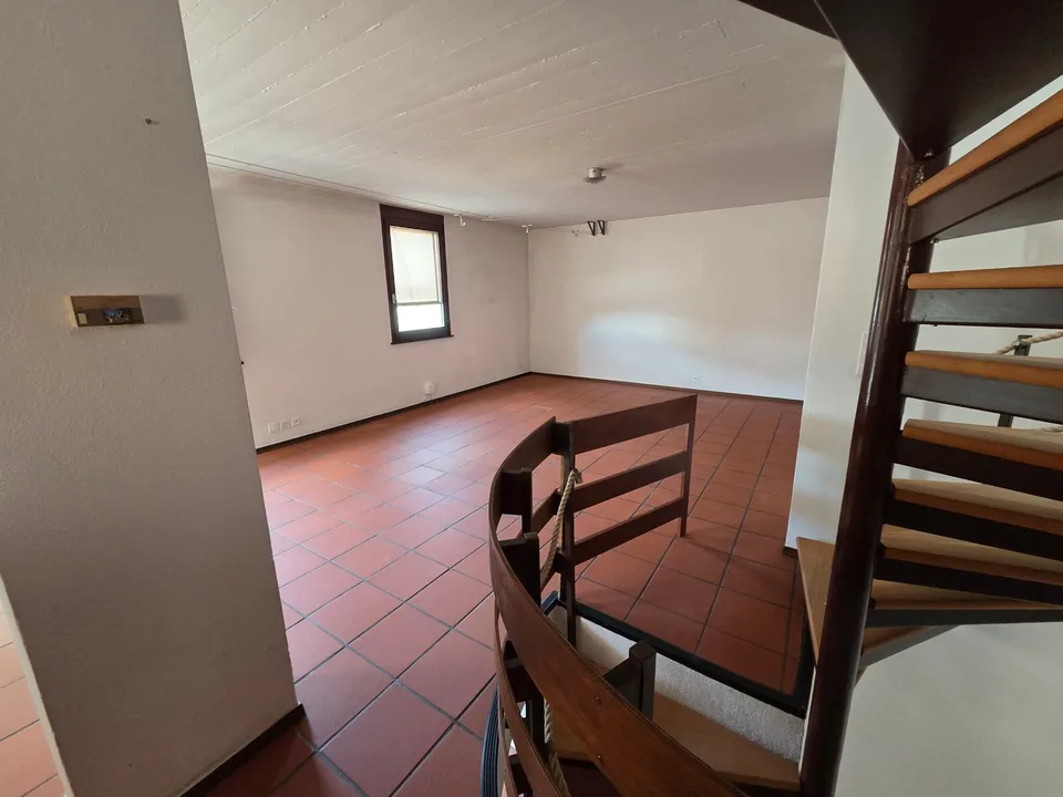 Einfamilienhaus mit 4.5 Zimmern in Cadenazzo mit Panoramablick