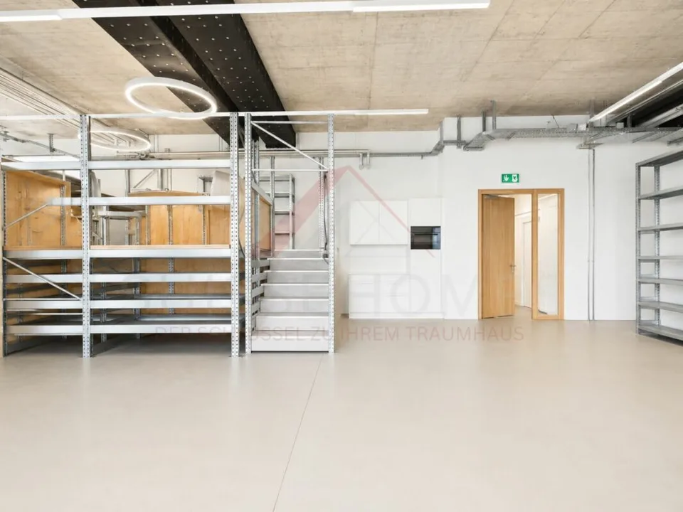 Spazio commerciale con futuro - 160 m² in un edificio moderno a Buchrain