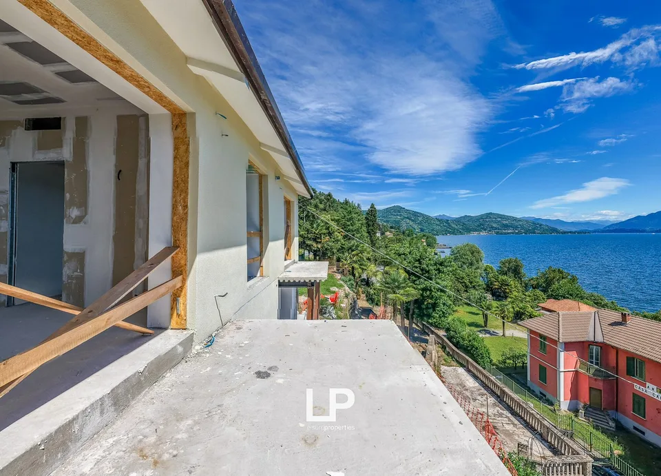 Villa Ambra in Meina mit Panoramablick auf den Lago Maggiore