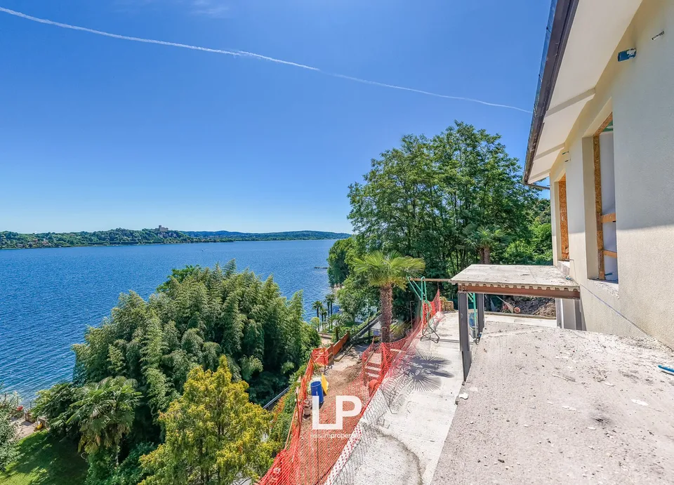 Villa Ambra a Meina con vista panoramica sul lago Maggiore