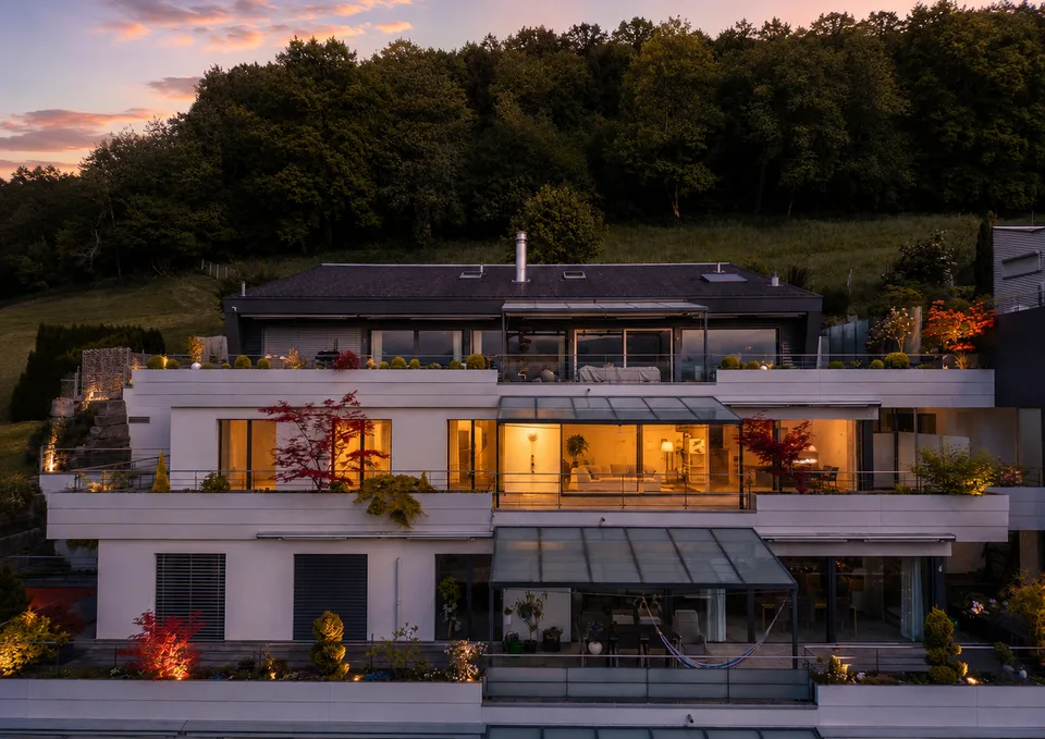 Sogno di casa con terrazza soleggiata e vista magnifica