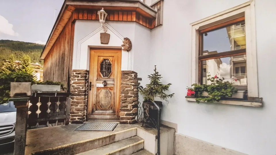 MFH mit 11 Wohnungen saniert und Schlüsselfertig