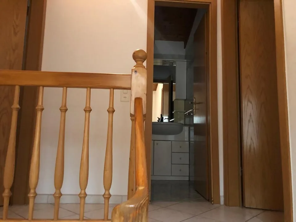 Charmantes 5,5-Zimmer-Duplex im historischen Dorfkern von Losone – mit privatem Parkplatz – Foto 8 von 17