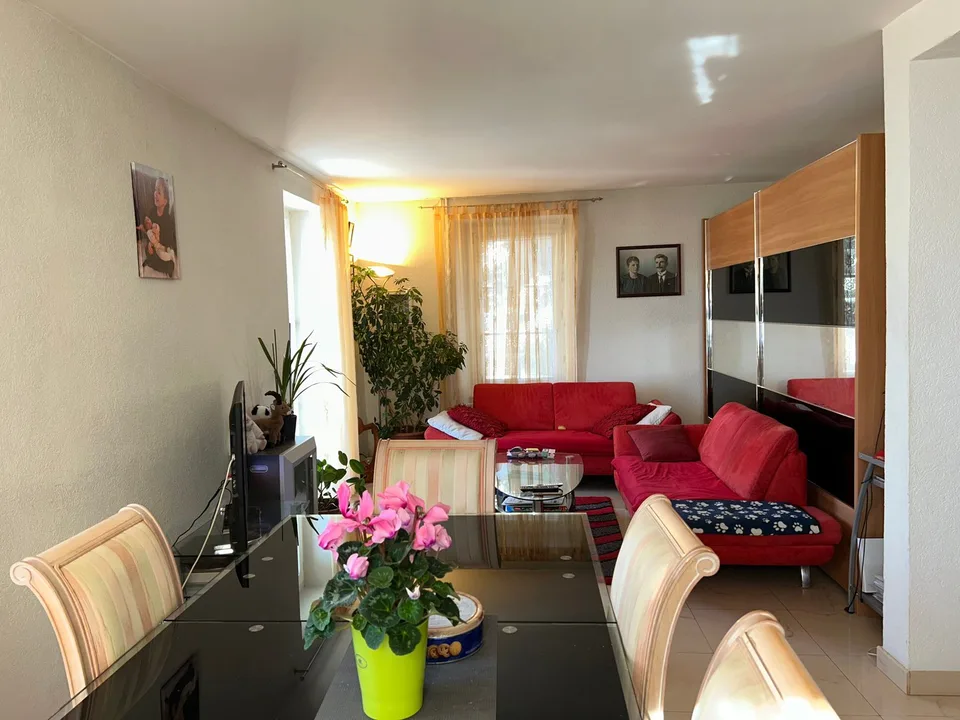 Gewinnbringendes Gebäude in der Nähe von Montreux mit Seeblick – 3 Wohnungen, Gärten, Terrassen – Foto 11 von 16