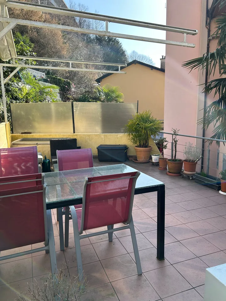 Gewinnbringendes Gebäude in der Nähe von Montreux mit Seeblick – 3 Wohnungen, Gärten, Terrassen – Foto 6 von 16