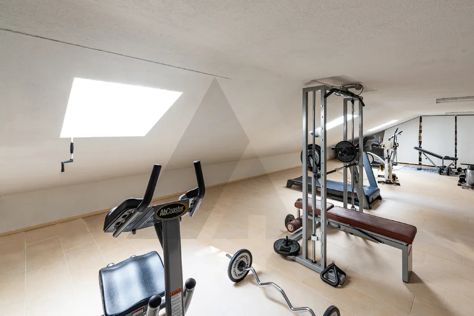 VILLA CON VISTA LAGO E PISCINA ESTERNA – Foto 12 von 13