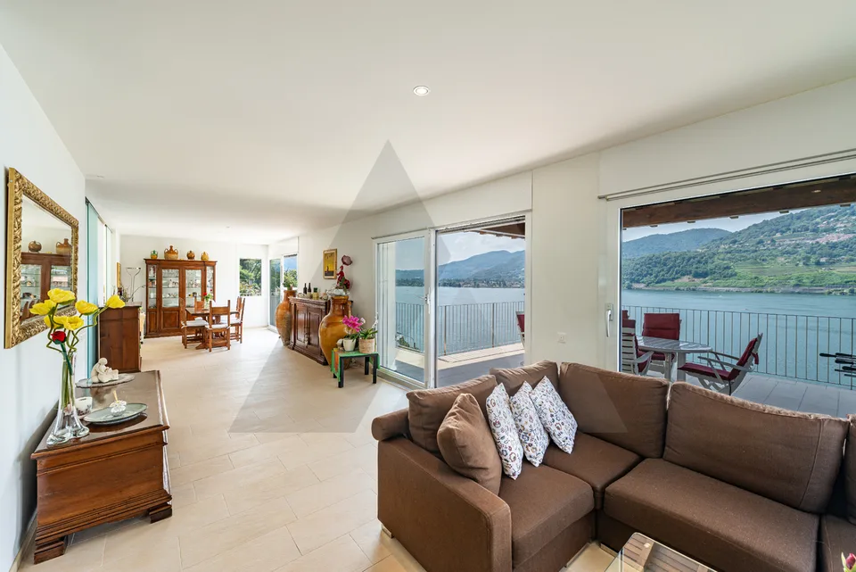 VILLA CON VISTA LAGO E PISCINA ESTERNA – Foto 6 von 13