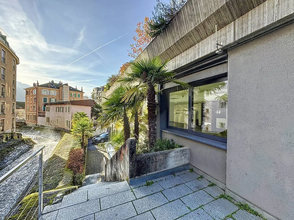 Loft contemporain de 300 m² avec jardin privé au centre de Montreux