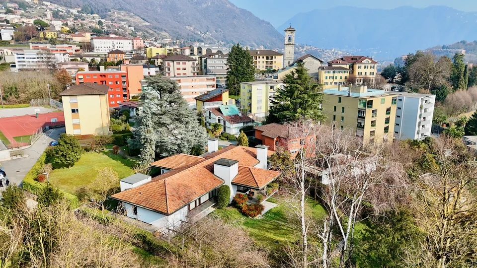 Grande Terreno Edificabile a Vacallo con Vista Aperta sui Dintorni