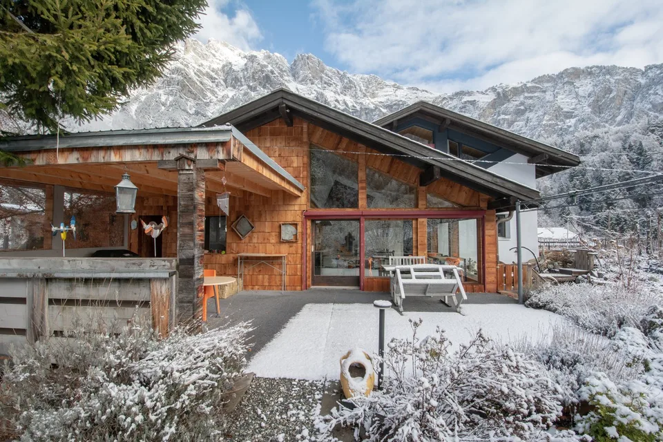 Grand chalet individuel  avec un appartement de 3.5 pièces attenant