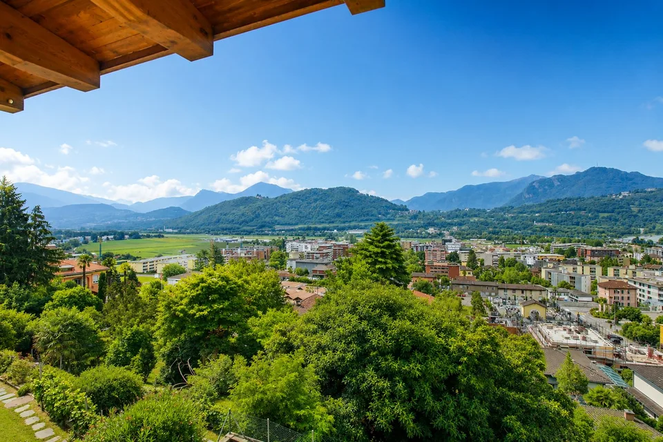 Dachwohnung mit 2,5 Zimmern und Seeblick – Foto 17 von 17