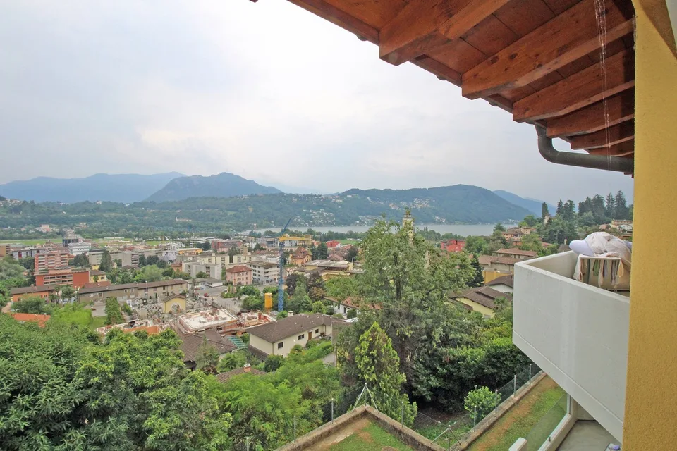 Dachwohnung mit 2,5 Zimmern und Seeblick – Foto 7 von 17