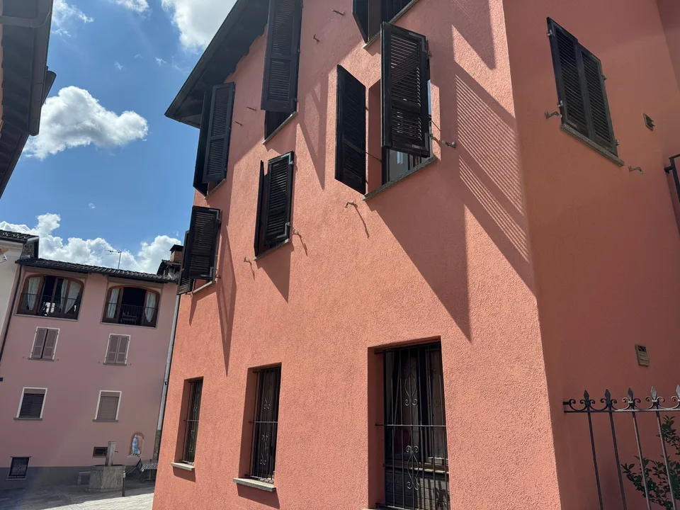 Faszinierendes 2.5-Zimmer-Apartment im Herzen von Vezia in einem historischen Haus