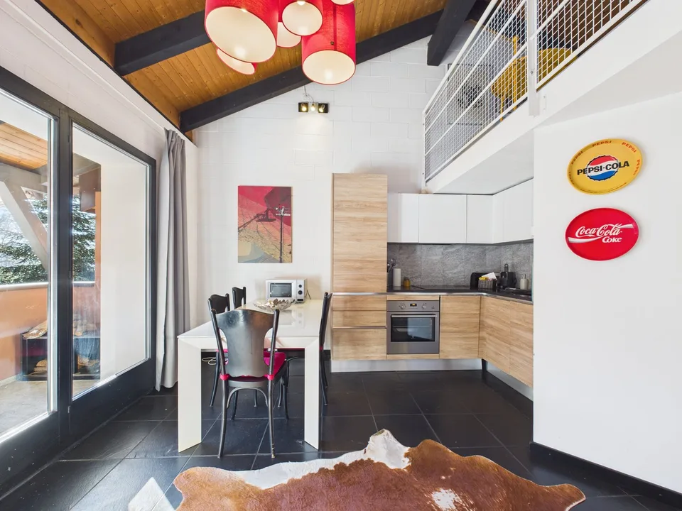 ACCOGLIENTE APPARTAMENTO DI 2,5 LOCALI CON BALCONE E VISTA APERTA-ZWEITWOHNSITZ