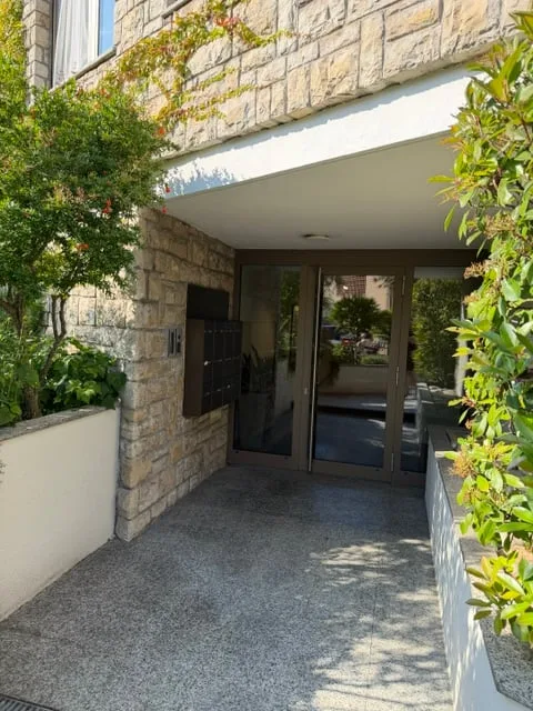 LUGANO – CASTAGNOLA – Modernes Einzimmerapartment, teilweise Seeblick, in Wohngegend zu verkaufen – Foto 11 von 11