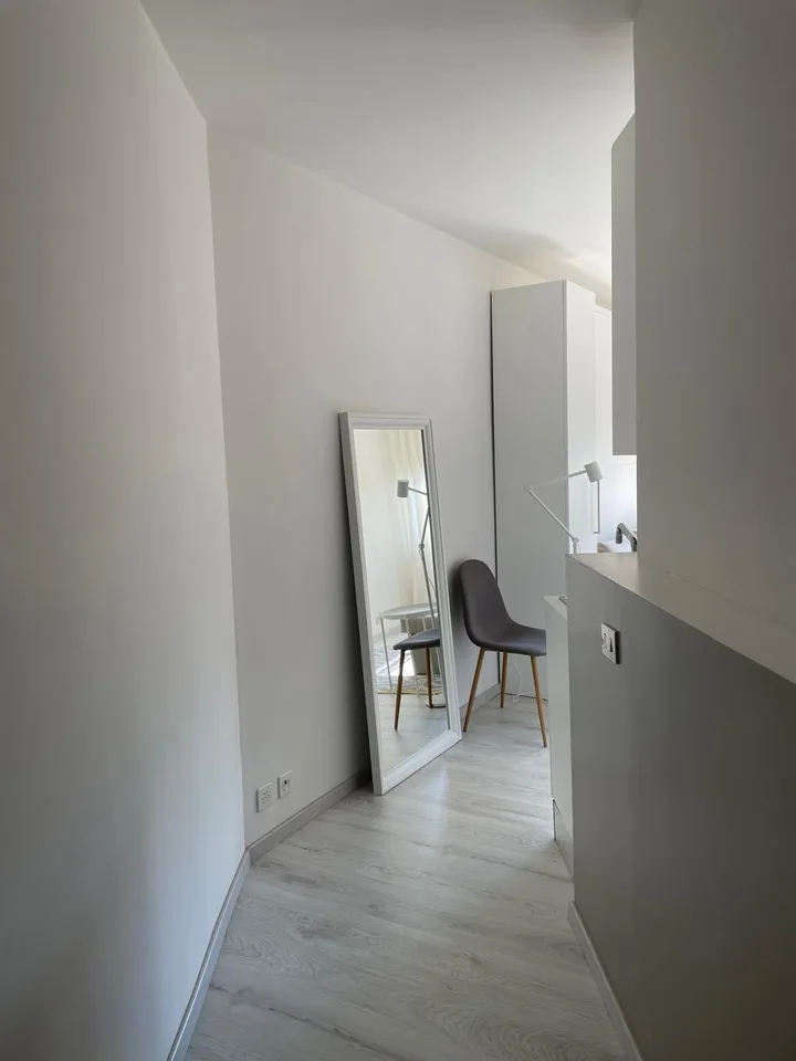 LUGANO – CASTAGNOLA – Vendesi moderno monolocale, zona residenziale parziale vista lago