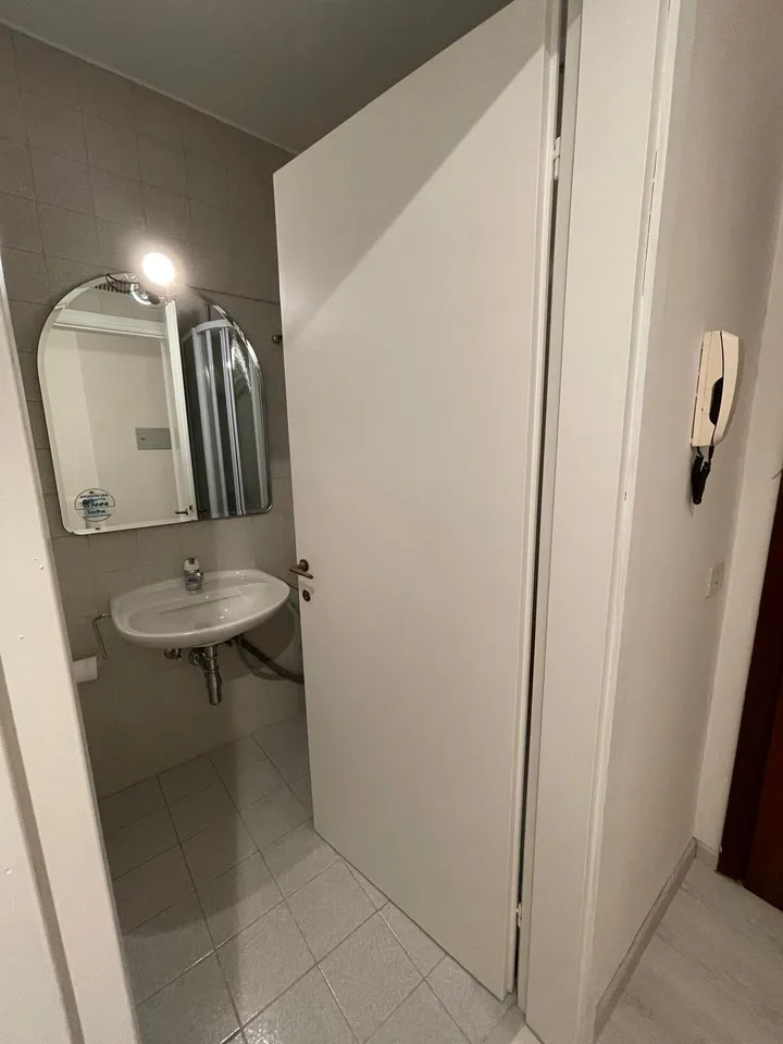 LUGANO – CASTAGNOLA – Modernes Einzimmerapartment, teilweise Seeblick, in Wohngegend zu verkaufen – Foto 7 von 11