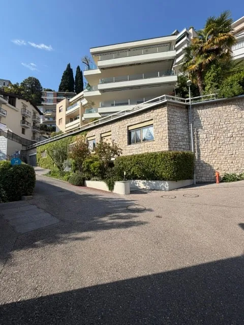 LUGANO – CASTAGNOLA – Modernes Einzimmerapartment, teilweise Seeblick, in Wohngegend zu verkaufen – Foto 10 von 11