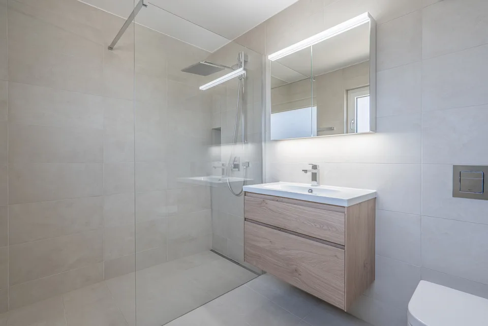 4,5 pièces neuf avec un généreux balcon – Foto 16 von 18