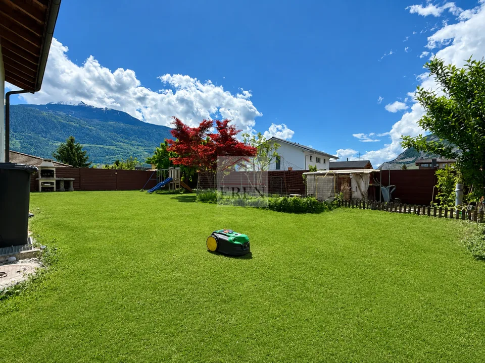 Einfamilienhaus mit 6 Zimmern, Garten-Rasen, Blick auf die Alpen, Südlage, mit Garage und 4 Parkplätzen – Foto 15 von 19