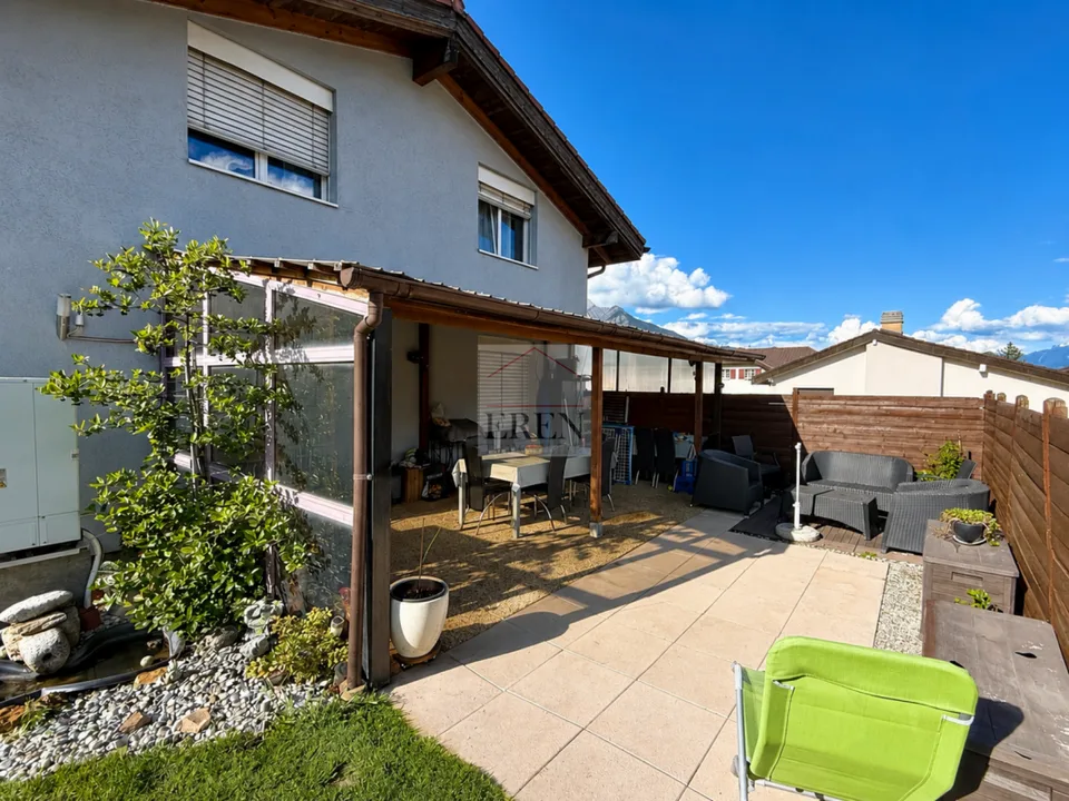 Einfamilienhaus mit 6 Zimmern, Garten-Rasen, Blick auf die Alpen, Südlage, mit Garage und 4 Parkplätzen – Foto 11 von 19