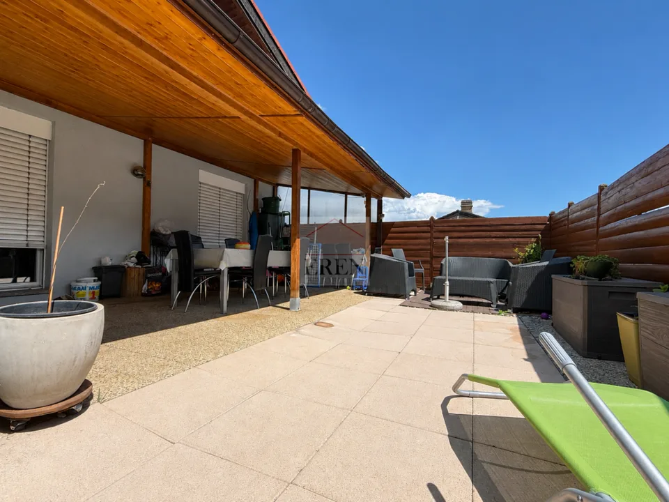 Einfamilienhaus mit 6 Zimmern, 146 m2 Wohnfläche + Keller mit Garage - Ideal für Familien