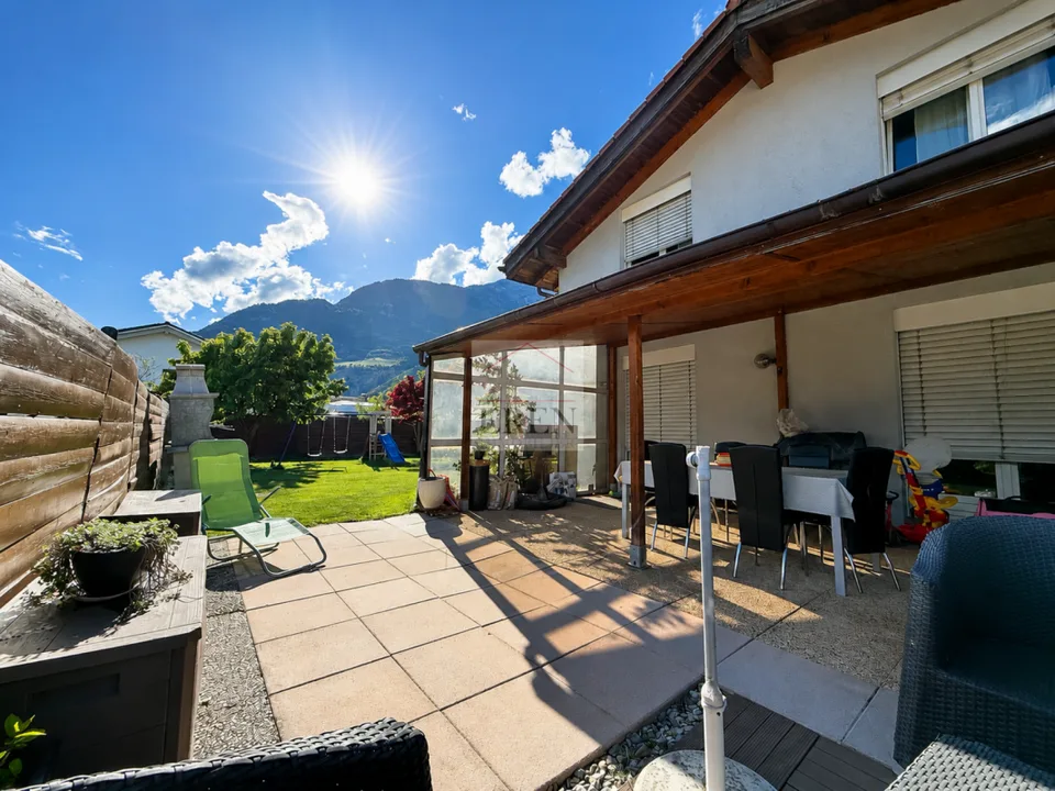 Einfamilienhaus mit 6 Zimmern, Garten-Rasen, Blick auf die Alpen, Südlage, mit Garage und 4 Parkplätzen – Foto 10 von 19
