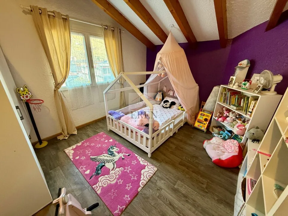 Einfamilienhaus mit 6 Zimmern, Garten-Rasen, Blick auf die Alpen, Südlage, mit Garage und 4 Parkplätzen – Foto 9 von 19