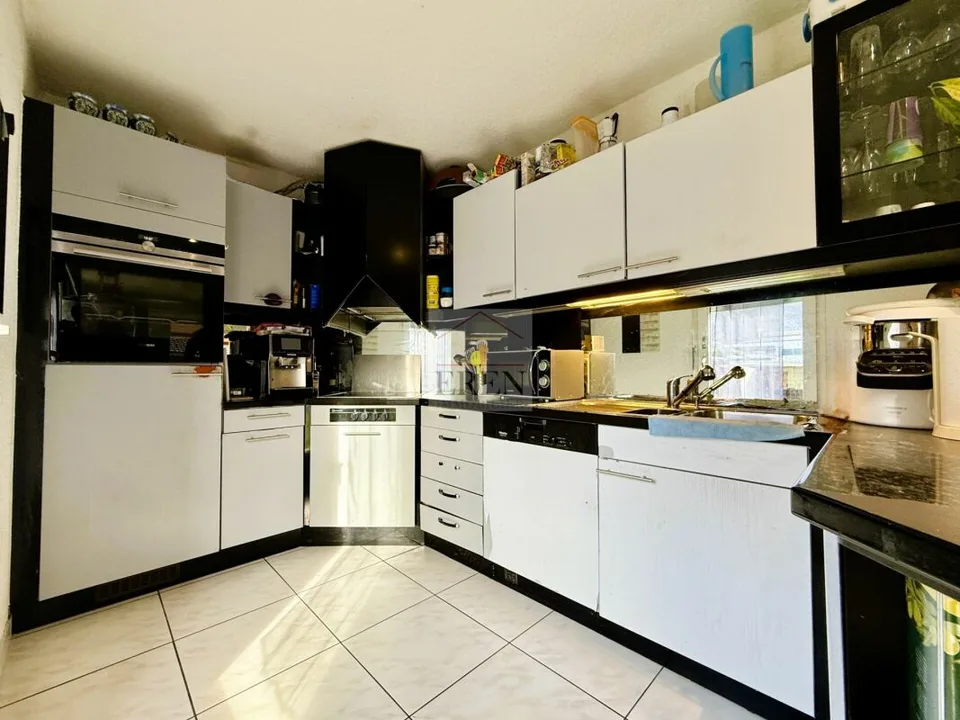 Einfamilienhaus mit 6 Zimmern, 146 m2 Wohnfläche + Keller mit Garage - Ideal für Familien