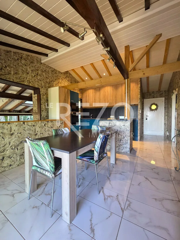 Schönes Chalet mit 5 Zimmern, absolute Ruhe und Panoramablick auf den See
