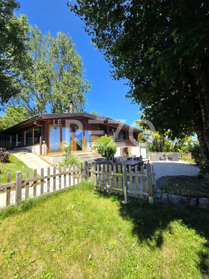 Schönes Chalet mit 5 Zimmern, absolute Ruhe und Panoramablick auf den See