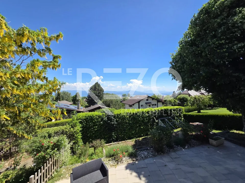Superbe chalet de 5 pièces, tranquillité absolue et vue panoramique sur le lac