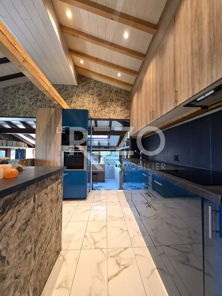 Schönes Chalet mit 5 Zimmern, absolute Ruhe und Panoramablick auf den See